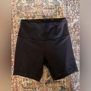 Lululemon Wunder Train High-Rise Short 6"